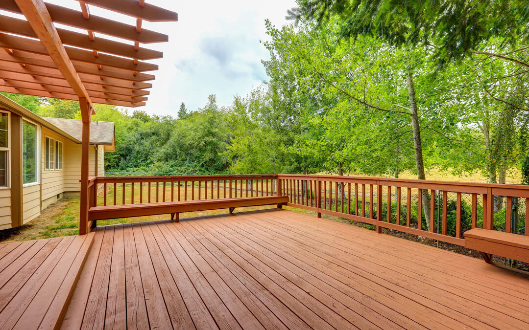 Keeping Your Cool: The Best Natural Decking Material for Hot New England Summers
